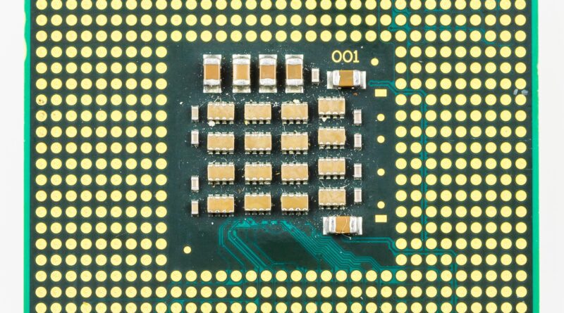 Các nhà nghiên cứu Mỹ đã phát triển công nghệ nuôi màng mỏng boron nitride hình lục giác trên bề mặt hợp kim